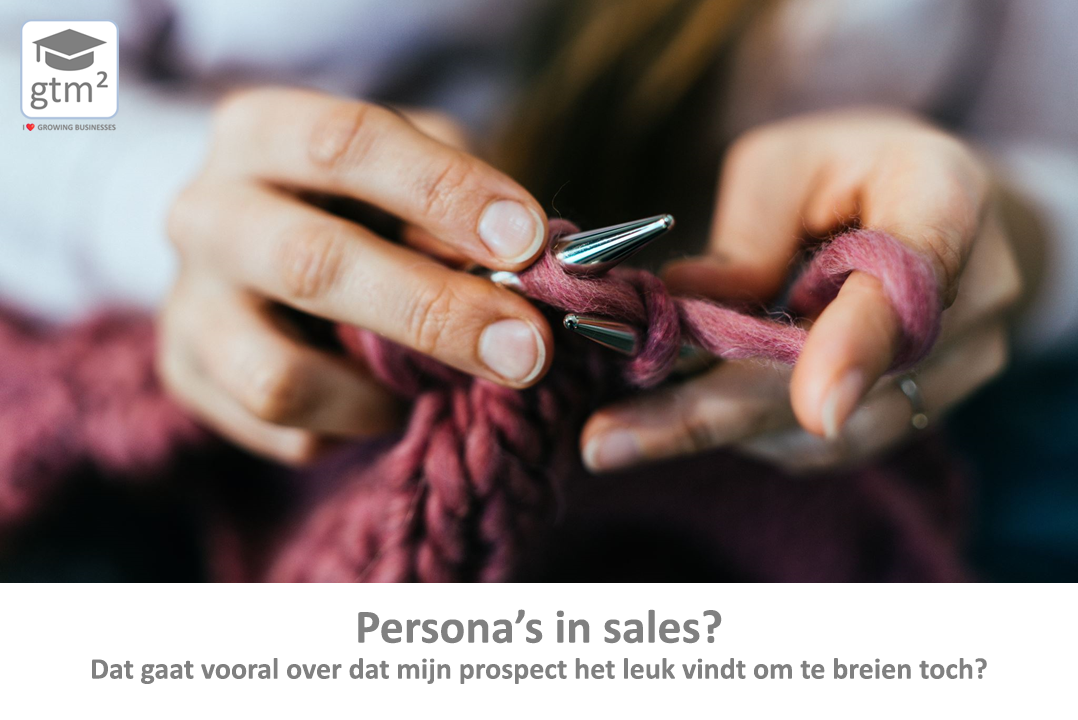 Handen die aan het breien zijn