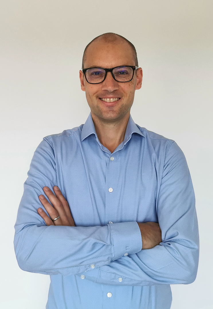 Afbeelding Michiel Kox, in zelfverzekerde houding